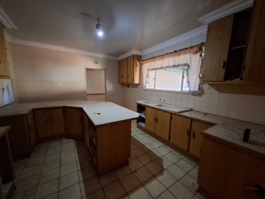 11 Bedroom Property for Sale in Universitas Free State